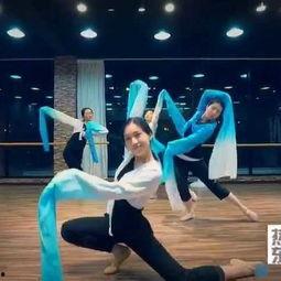 吃瓜东川舞蹈老师,舞动青春，魅力四射