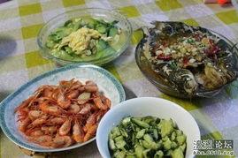 晚餐吃瓜的视频,一起回味那盘美味瓜果的瞬间